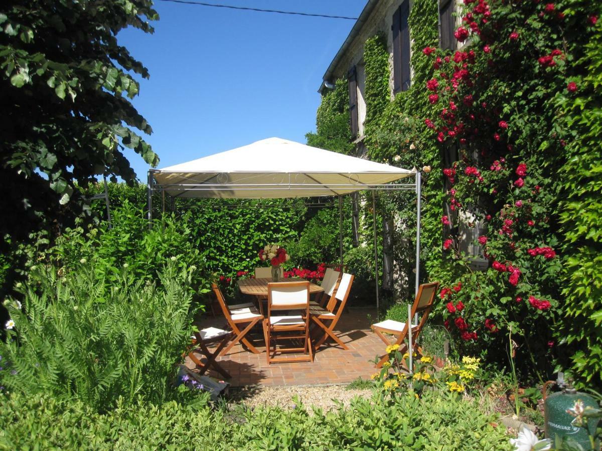 ラ・フェルテ・ゴシェ La Ferme Le Merger Bed & Breakfast エクステリア 写真