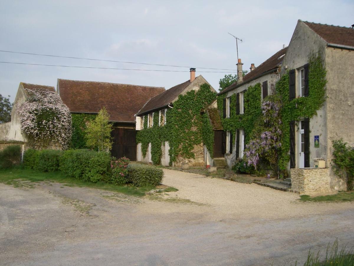 ラ・フェルテ・ゴシェ La Ferme Le Merger Bed & Breakfast エクステリア 写真