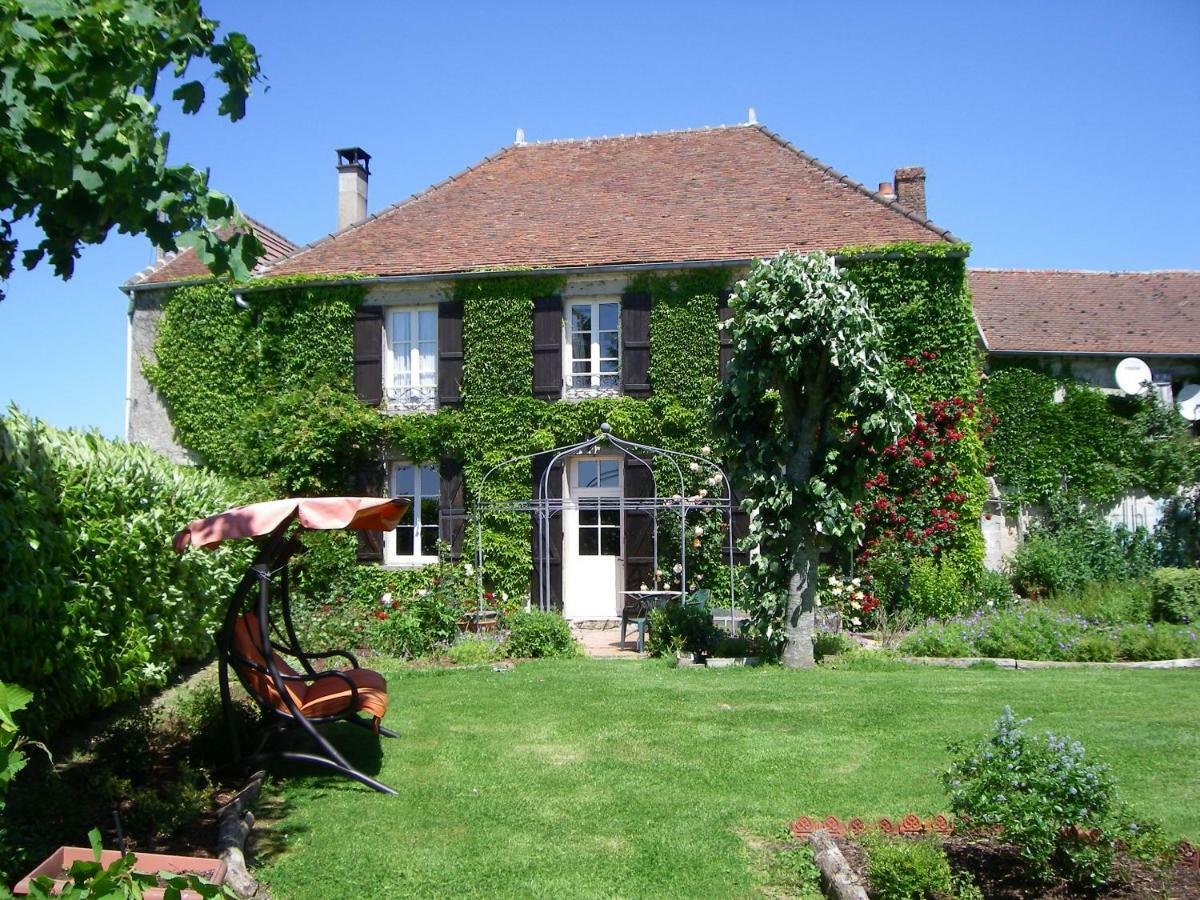 ラ・フェルテ・ゴシェ La Ferme Le Merger Bed & Breakfast エクステリア 写真