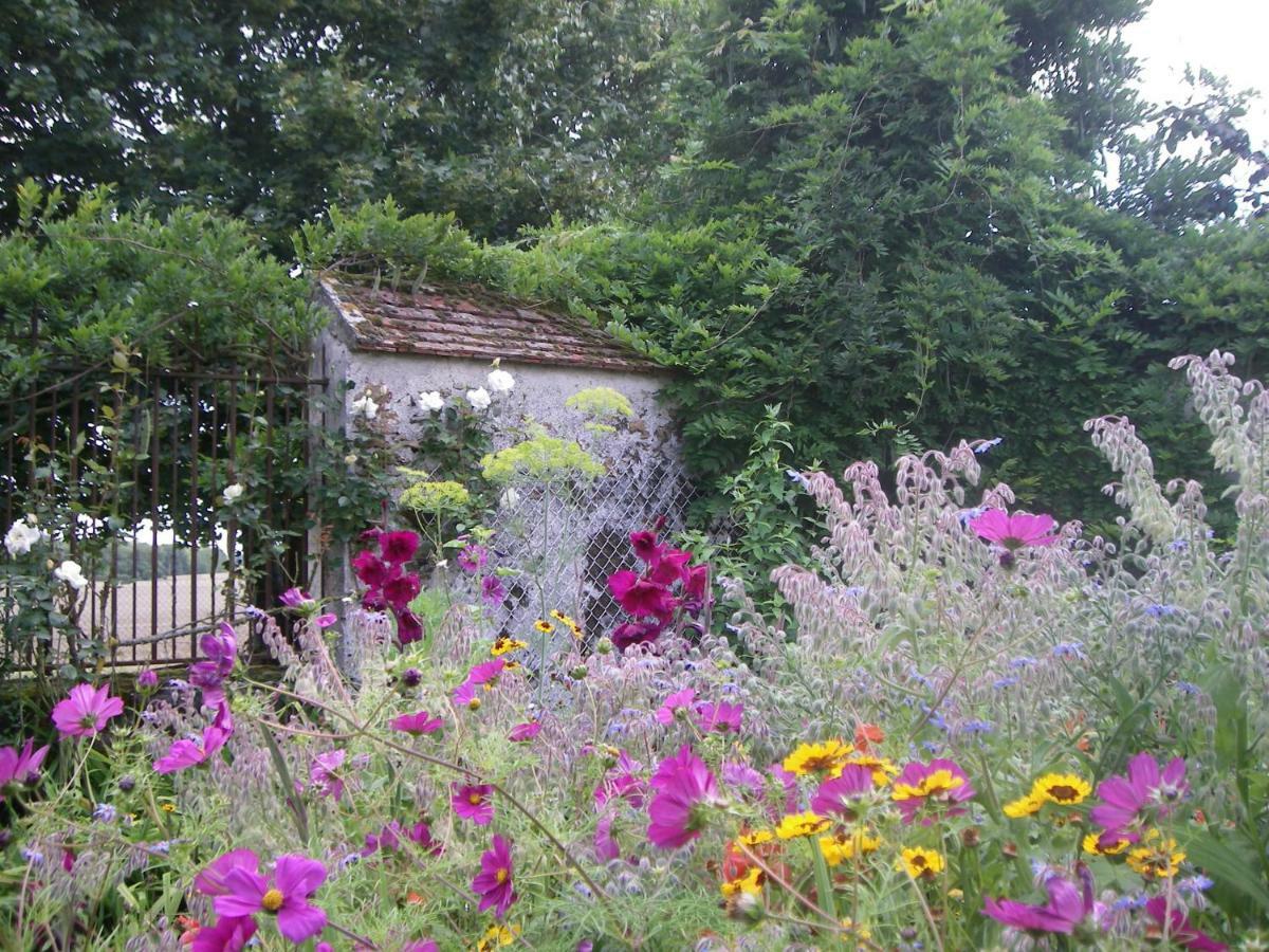 ラ・フェルテ・ゴシェ La Ferme Le Merger Bed & Breakfast エクステリア 写真